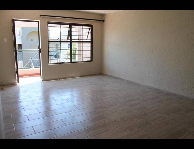 3 BEDROOM APARTMENT FOR SALE IN MARAIS STEYN PARK